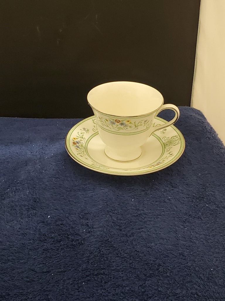 Set of 4 Wedgwood Agincourt Green Cup & Saucer Sets LK