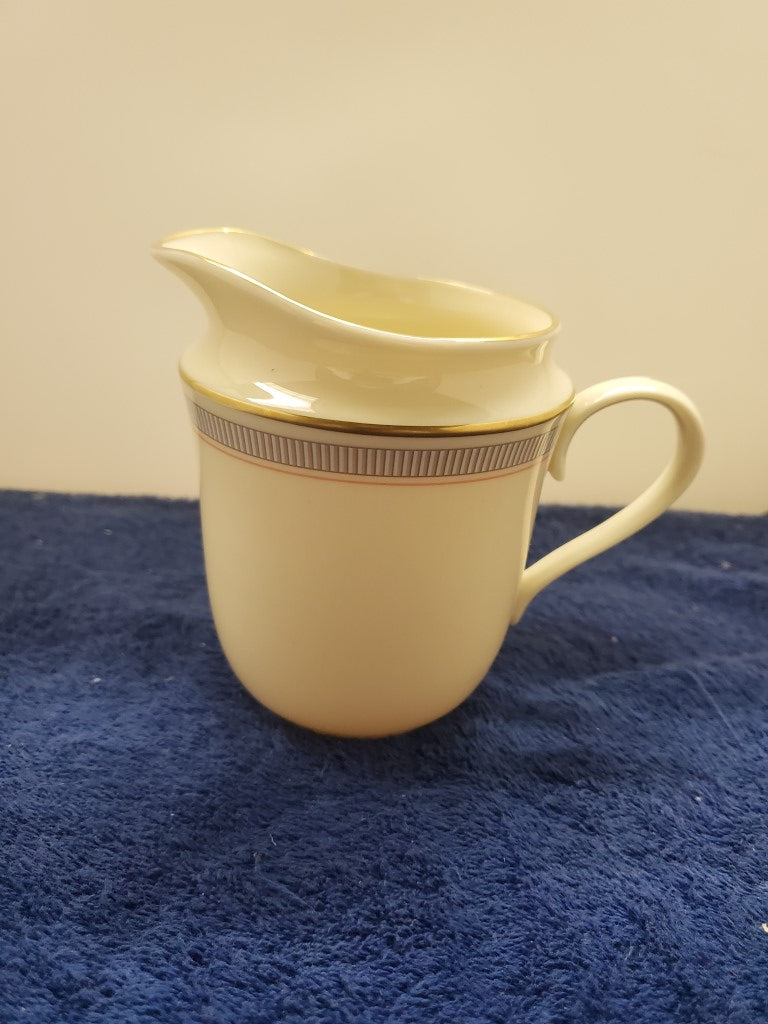 Lenox Biltmore Creamer LK