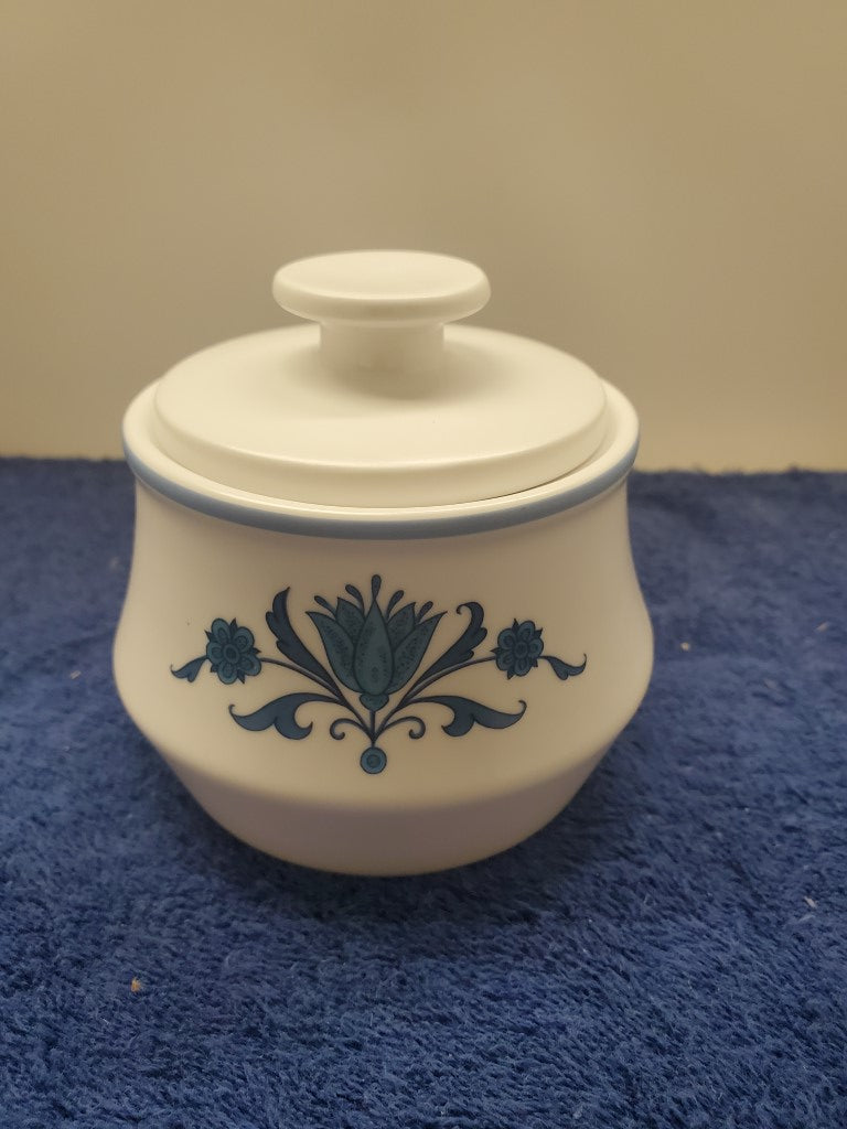 Noritake Blue Haven Sugar Bowl withLid LK