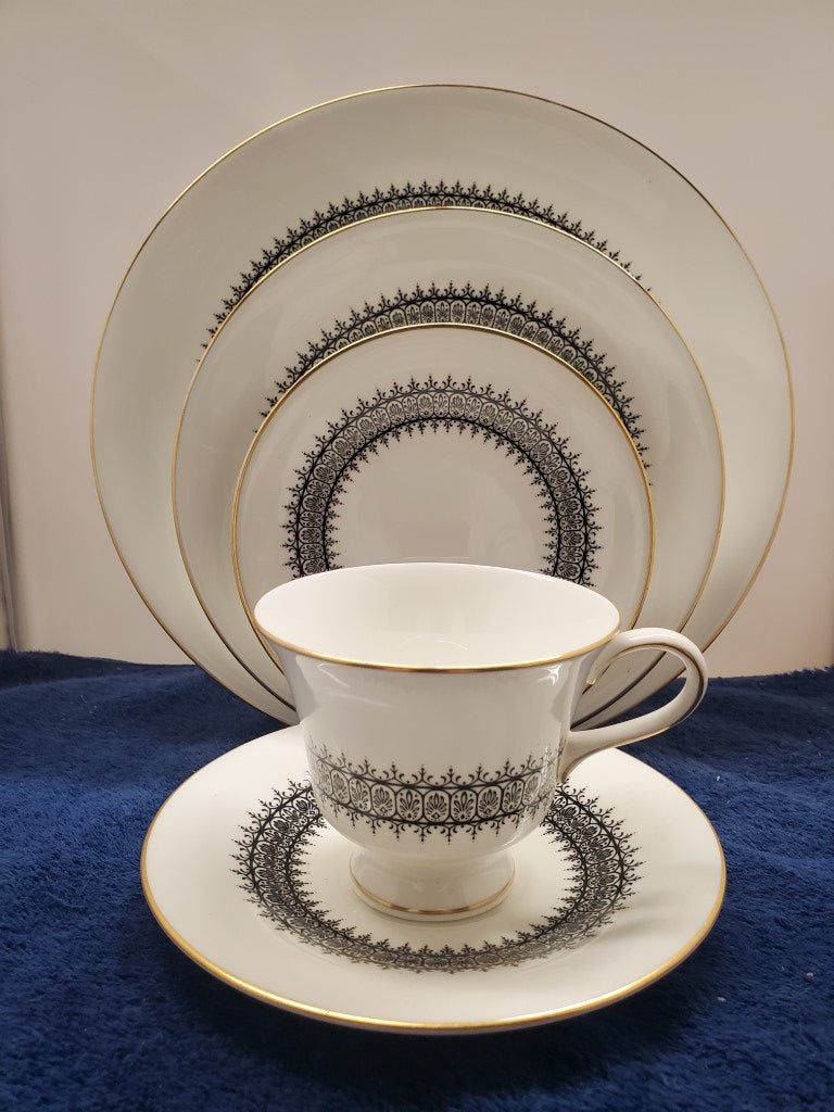 Wedgwood Astor 5 Piece Place Setting LK