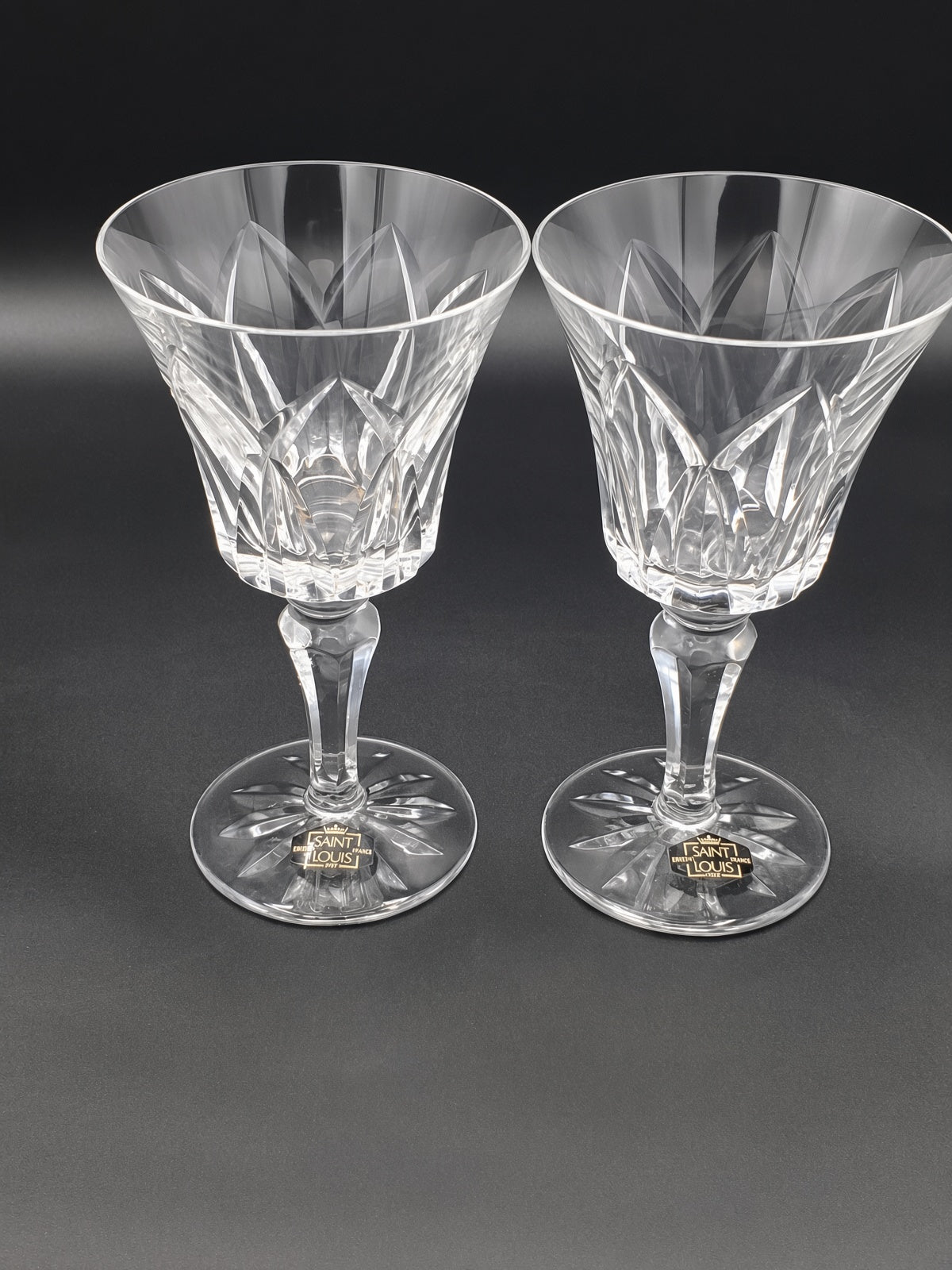 Set of 2 St. Louis Camargue (Cut) Burgundy Wines LK