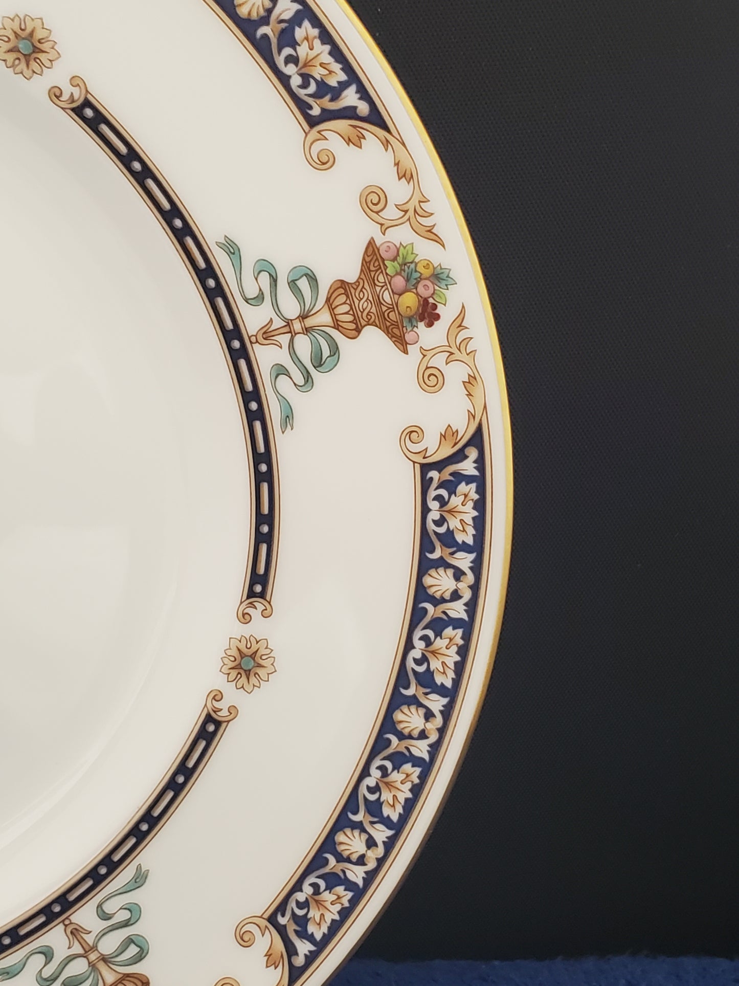 Set of 6 Wedgwood Highgrove Salad Plates