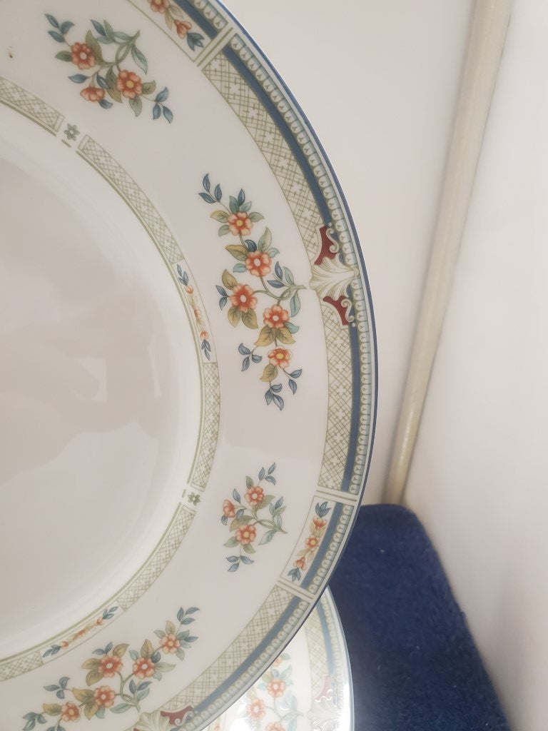 Set of 5 Wedgwood Hampshire Dinner Plates LK