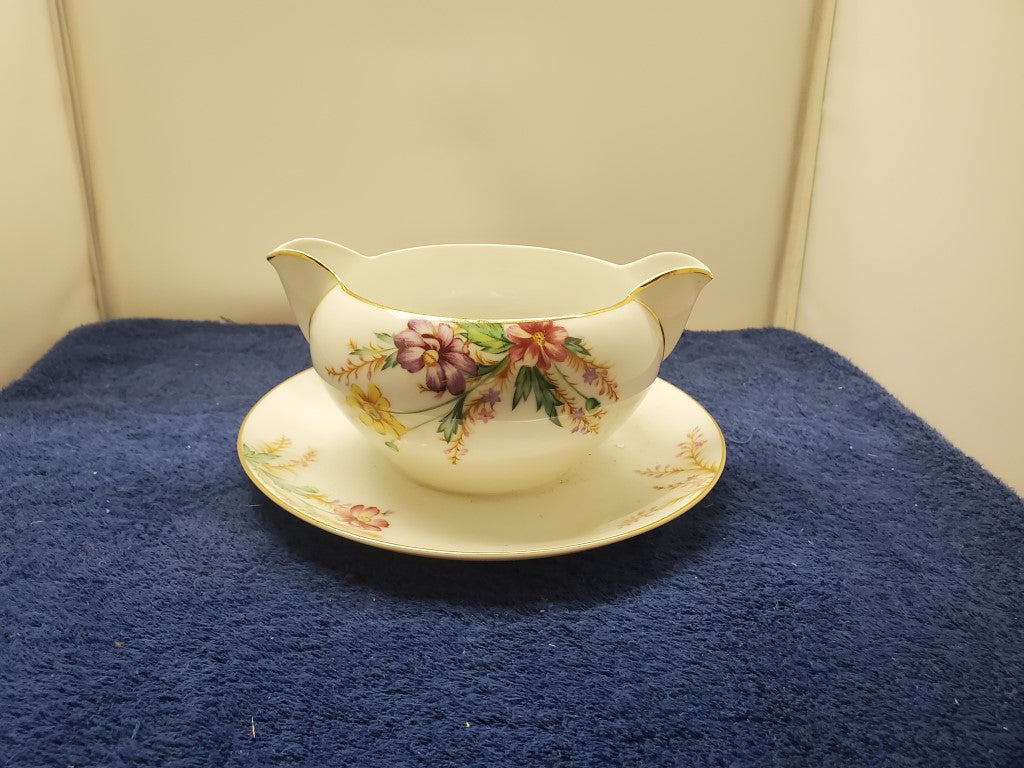 Kent Springfield Gravy Boat with Attached Underplate LK