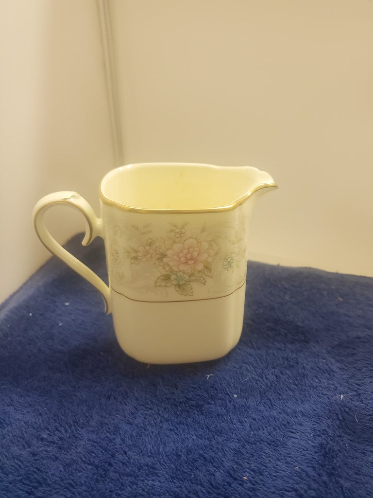 Noritake Willowbrook Creamer & Sugar Bowl with Lid LK