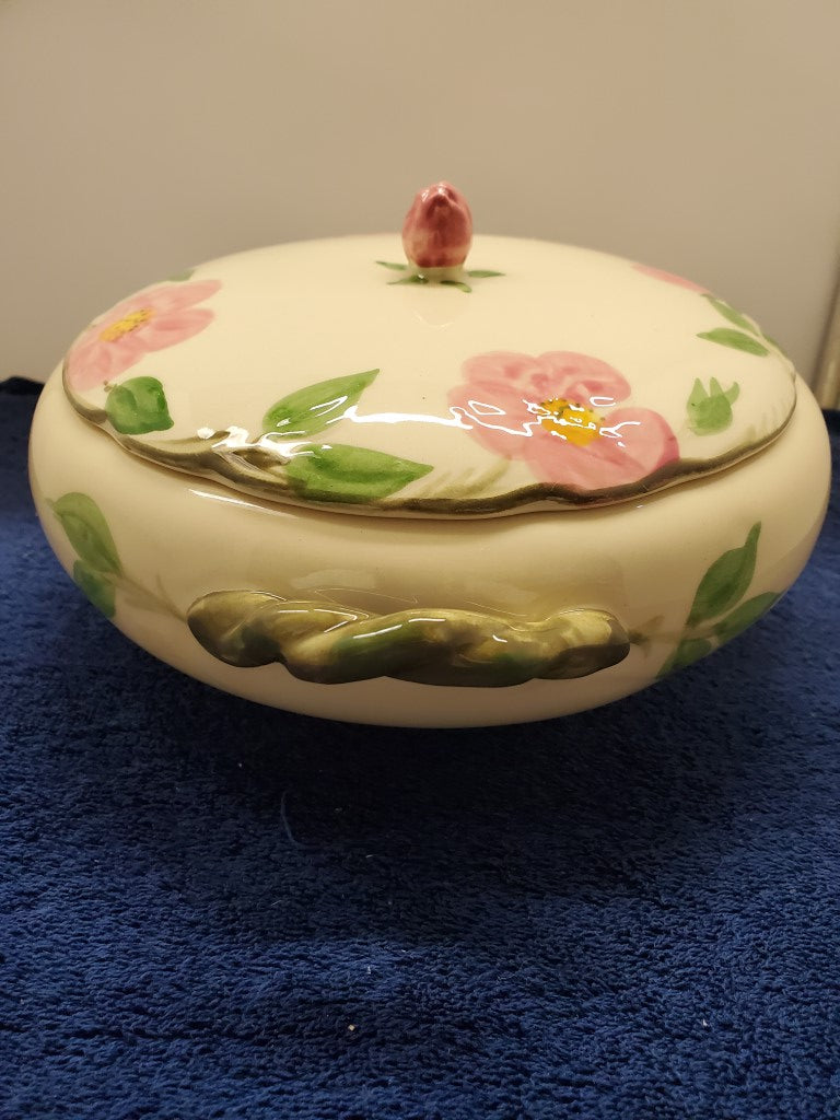 Franciscan Desert Rose (USA) Covered Vegetable Bowl LK