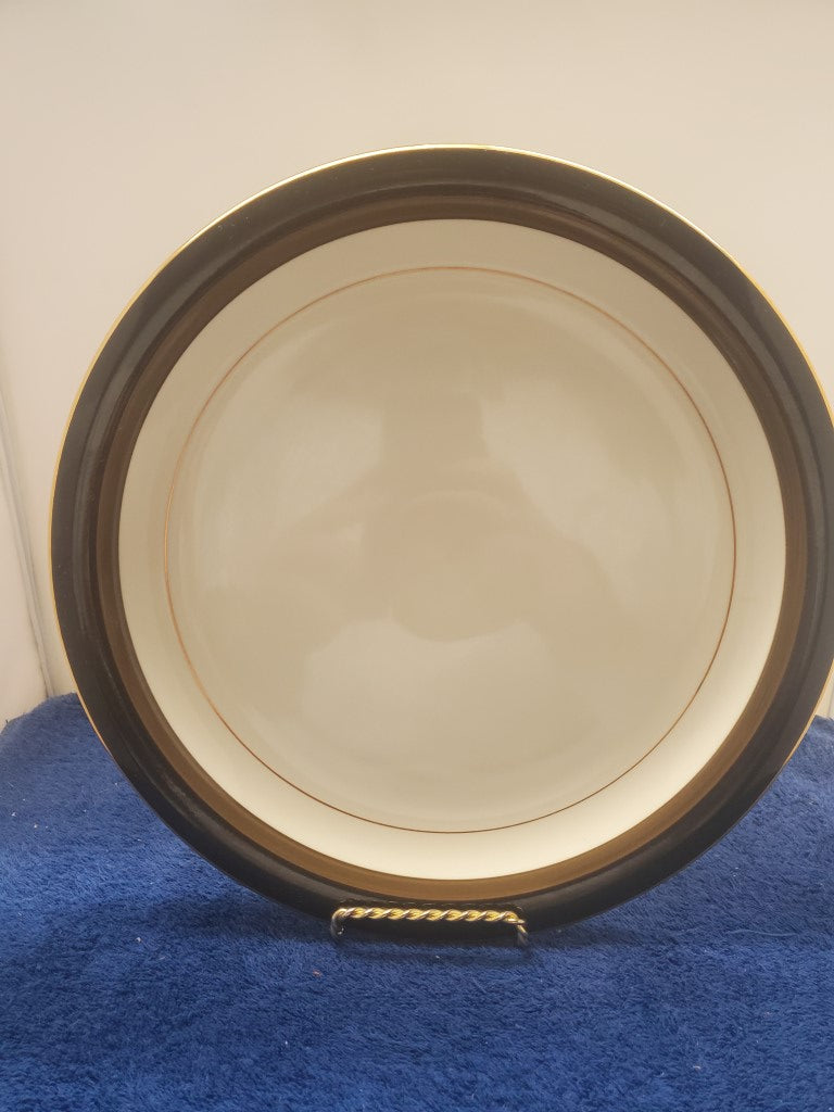Mikasa Cappuccino Chop Plate LK –