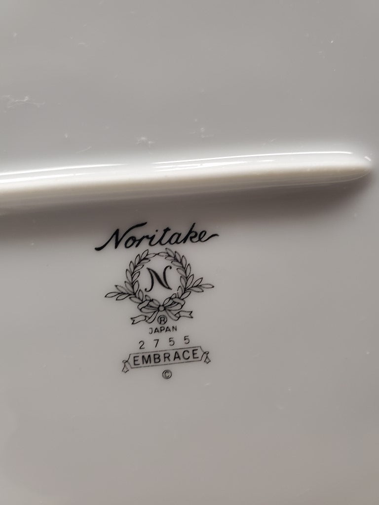 Noritake Embrace 14" Oval Serving Platter LK