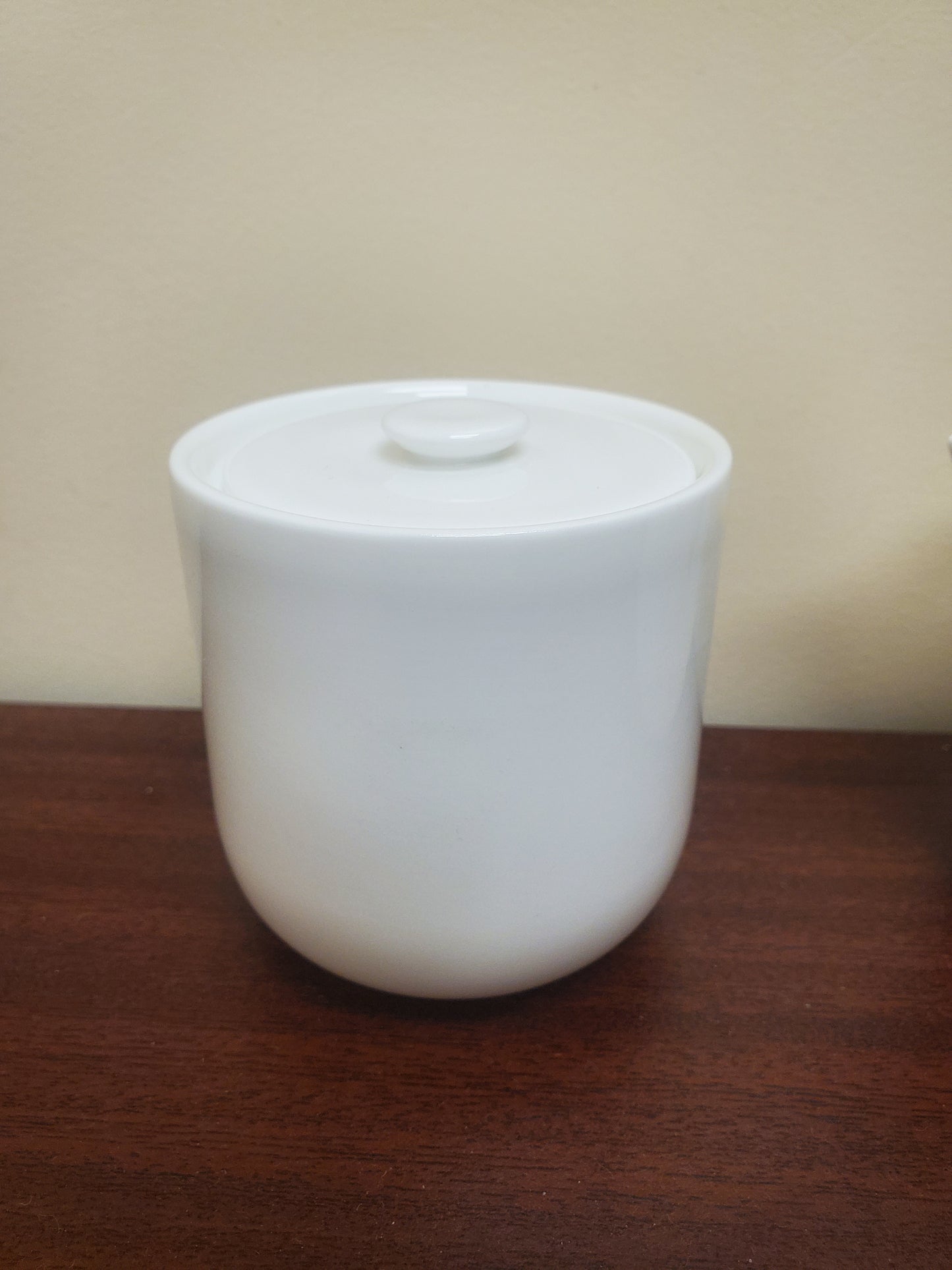 Vera Wang St. Tropez Sugar Bowl & Lid