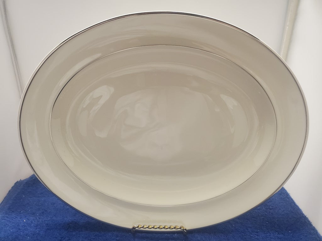 Royal Doulton Carolyn 13" Oval Serving Platter LK