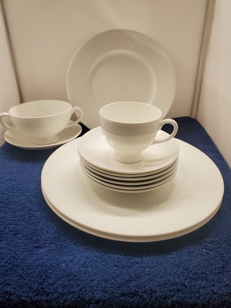 Wedgwood White Lot of 12 Pieces LK