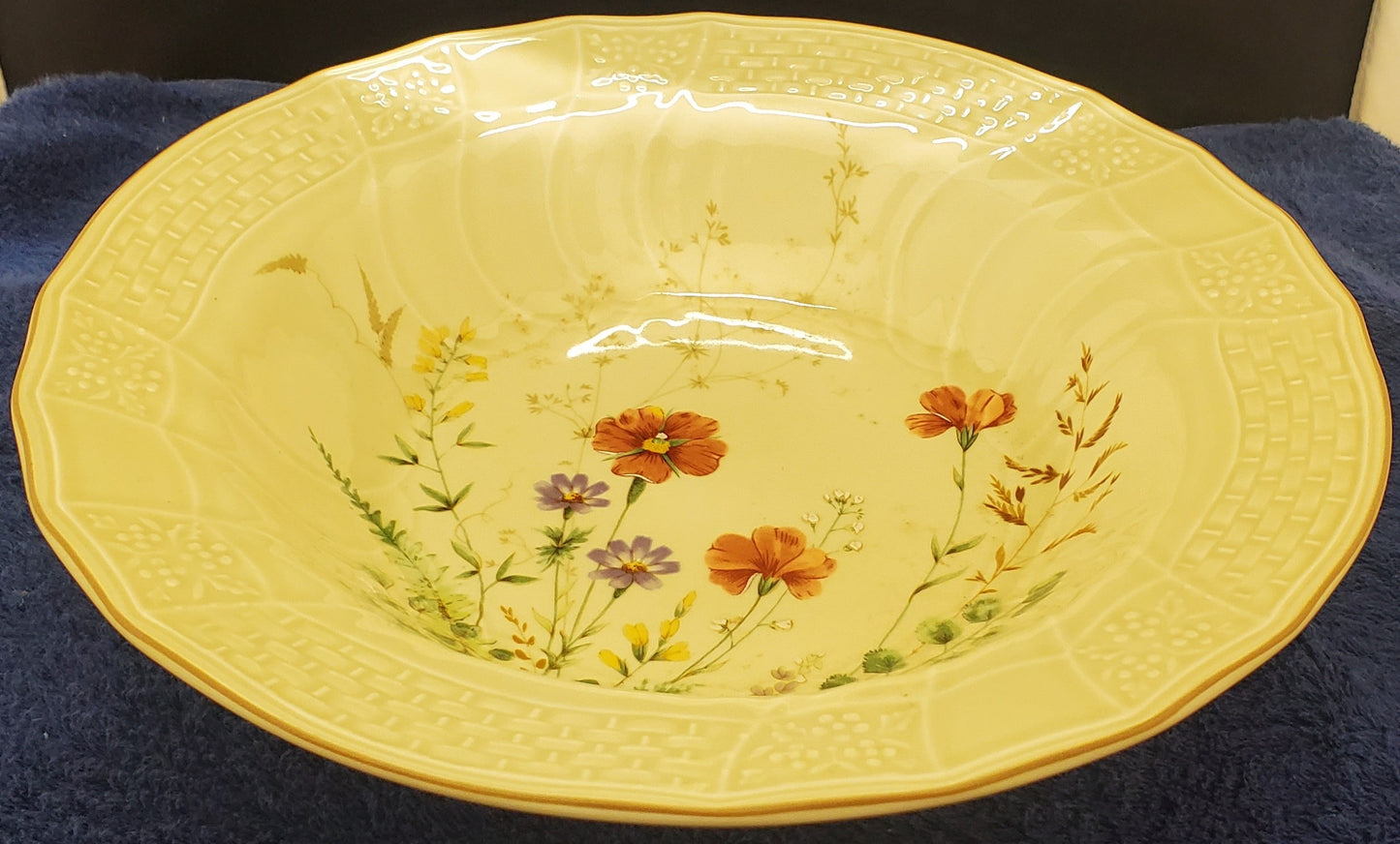 Mikasa Margaux Round Vegetable Bowl LK