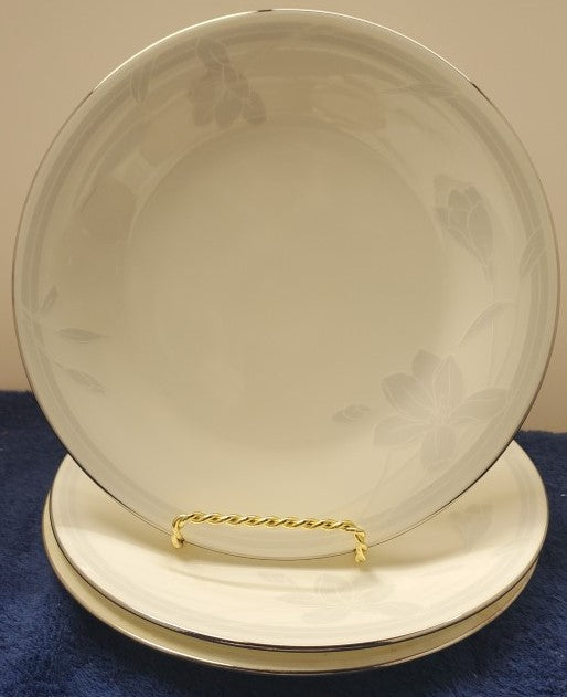 Set of 3 Mikasa Ovation Dinner Plates