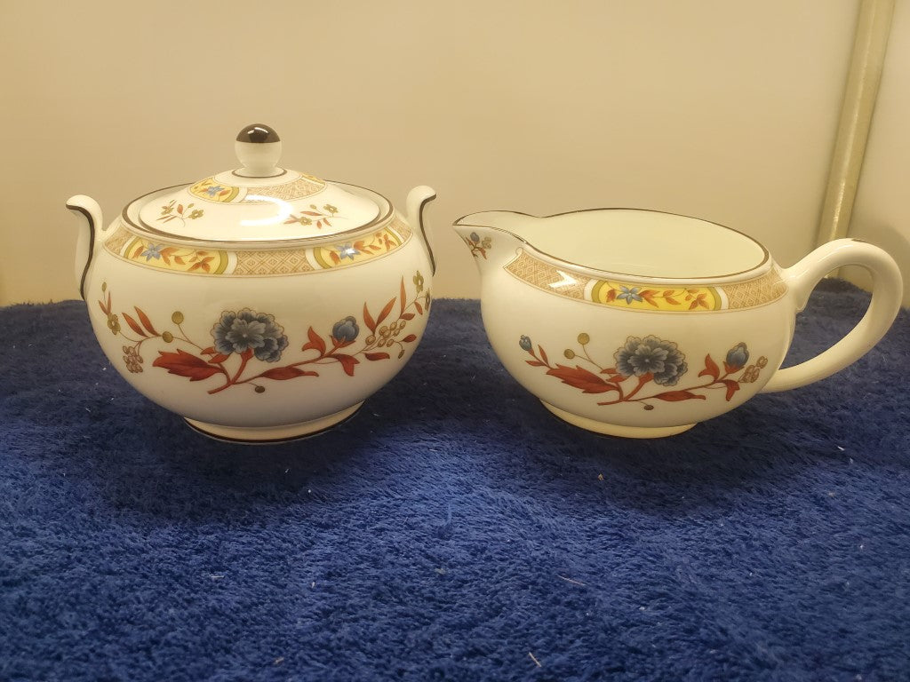 Wedgwood Jamestown Creamer & Sugar Bowl with Lid LK