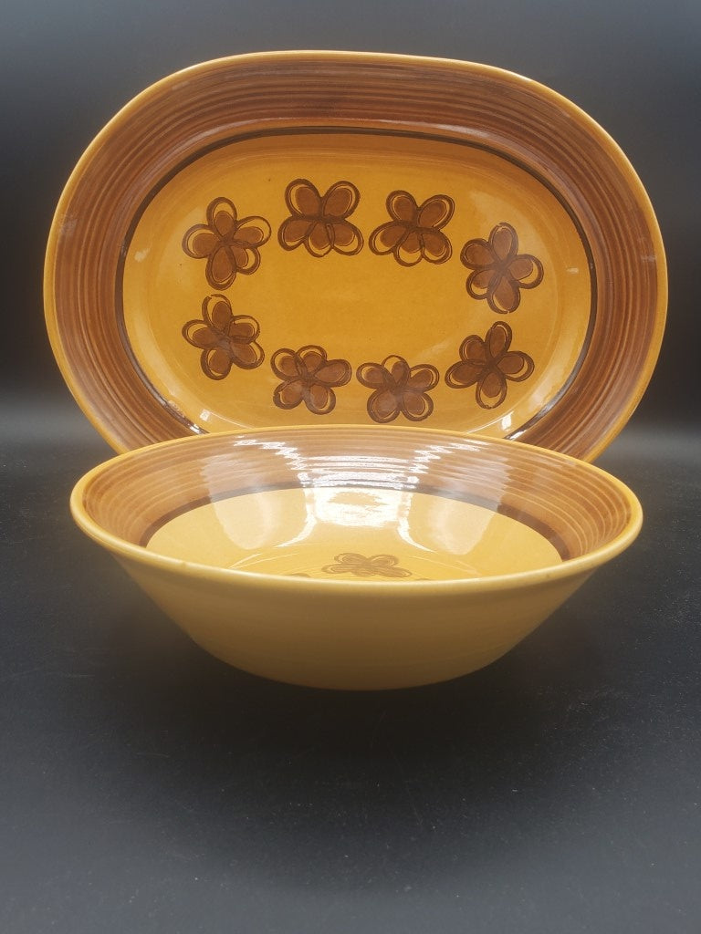 Metlox Poppytrail Vernon Carmel Hostess Set LK