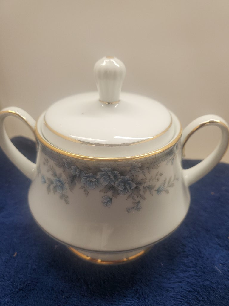 Noritake Avalon Creamer & Sugar Bowl with Lid LK