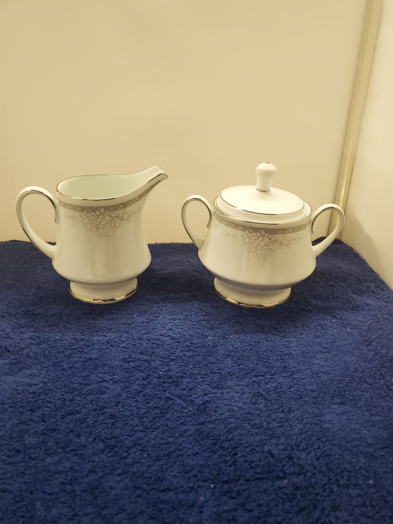 Noritake Windham Creamer & Sugar Bowl with Lid LK