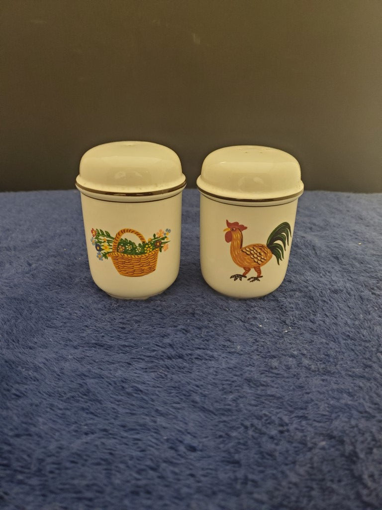 Villeroy & Boch Design Naif Salt and Pepper Set