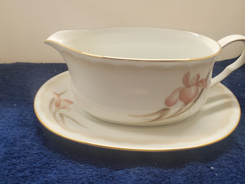Noritake Sonata Gravy Boat and Underplate LK