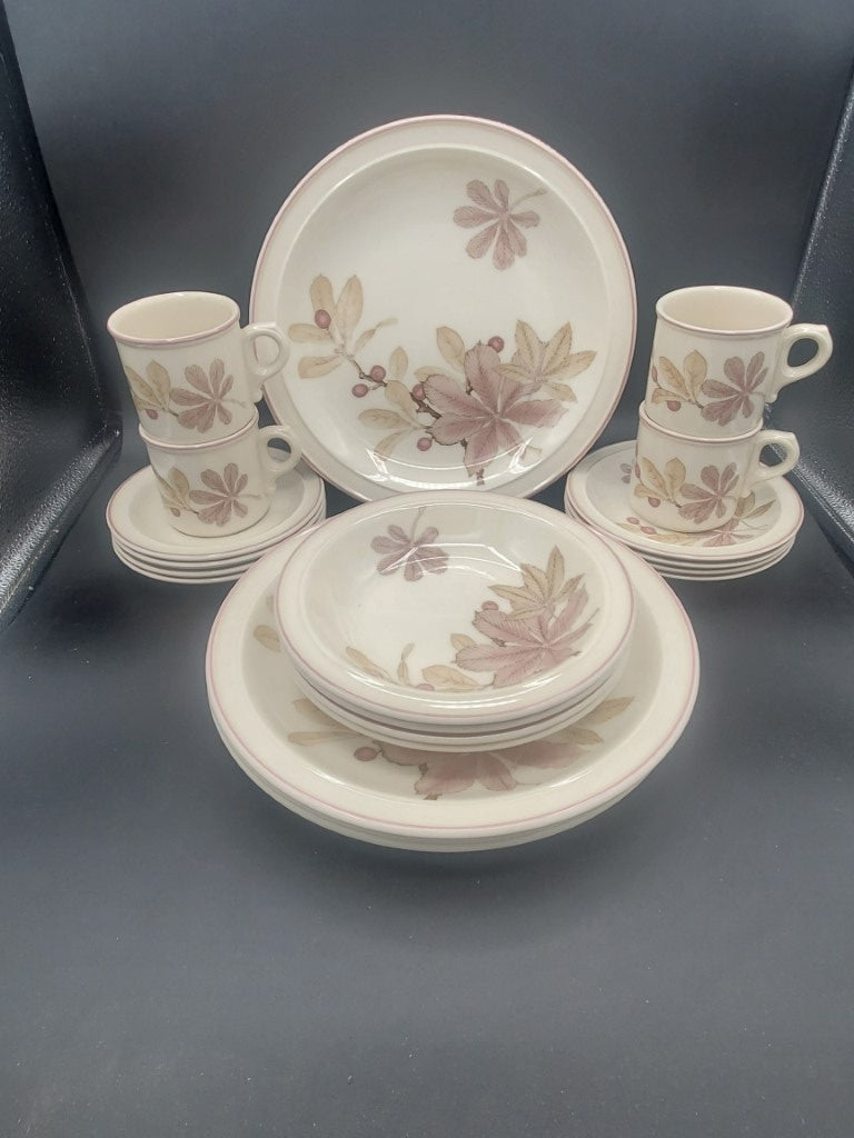 Wedgwood Chestnut 4 - 5 Piece Place Settings LK