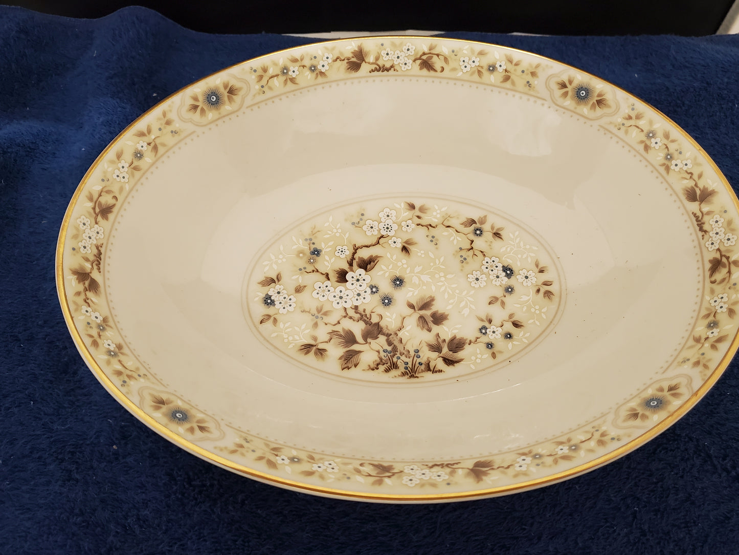 Royal Doulton Mandalay 9" Oval Vegetable Bowl LK