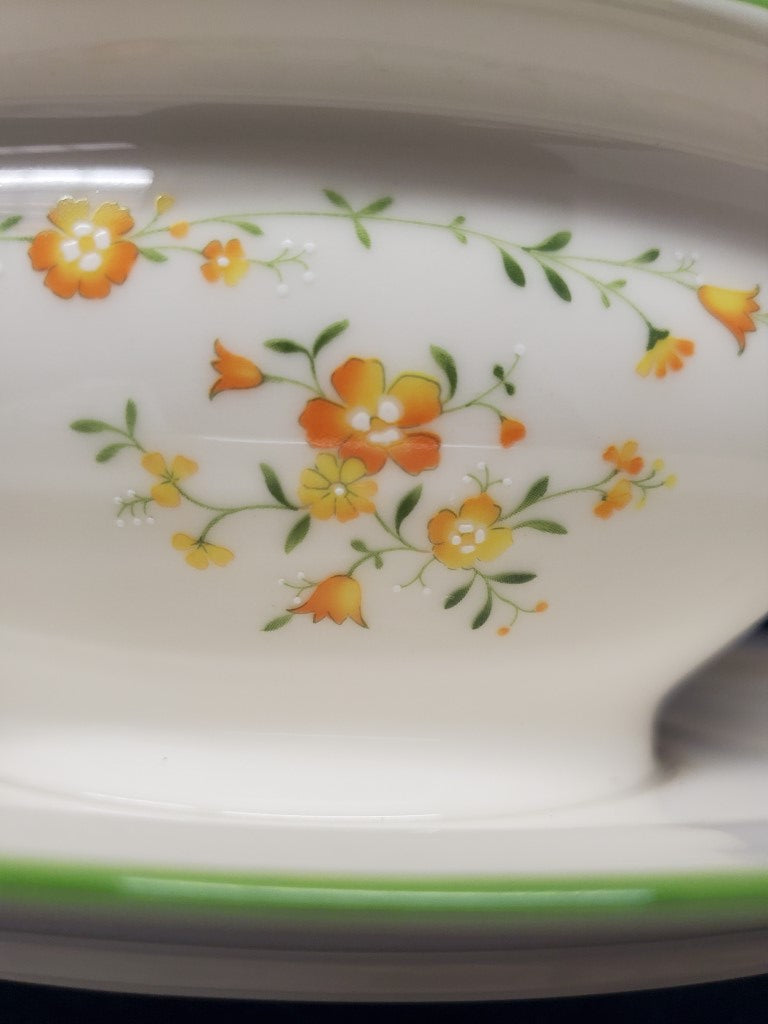 Noritake Debut Gravy Boat & Attached Underplate LK