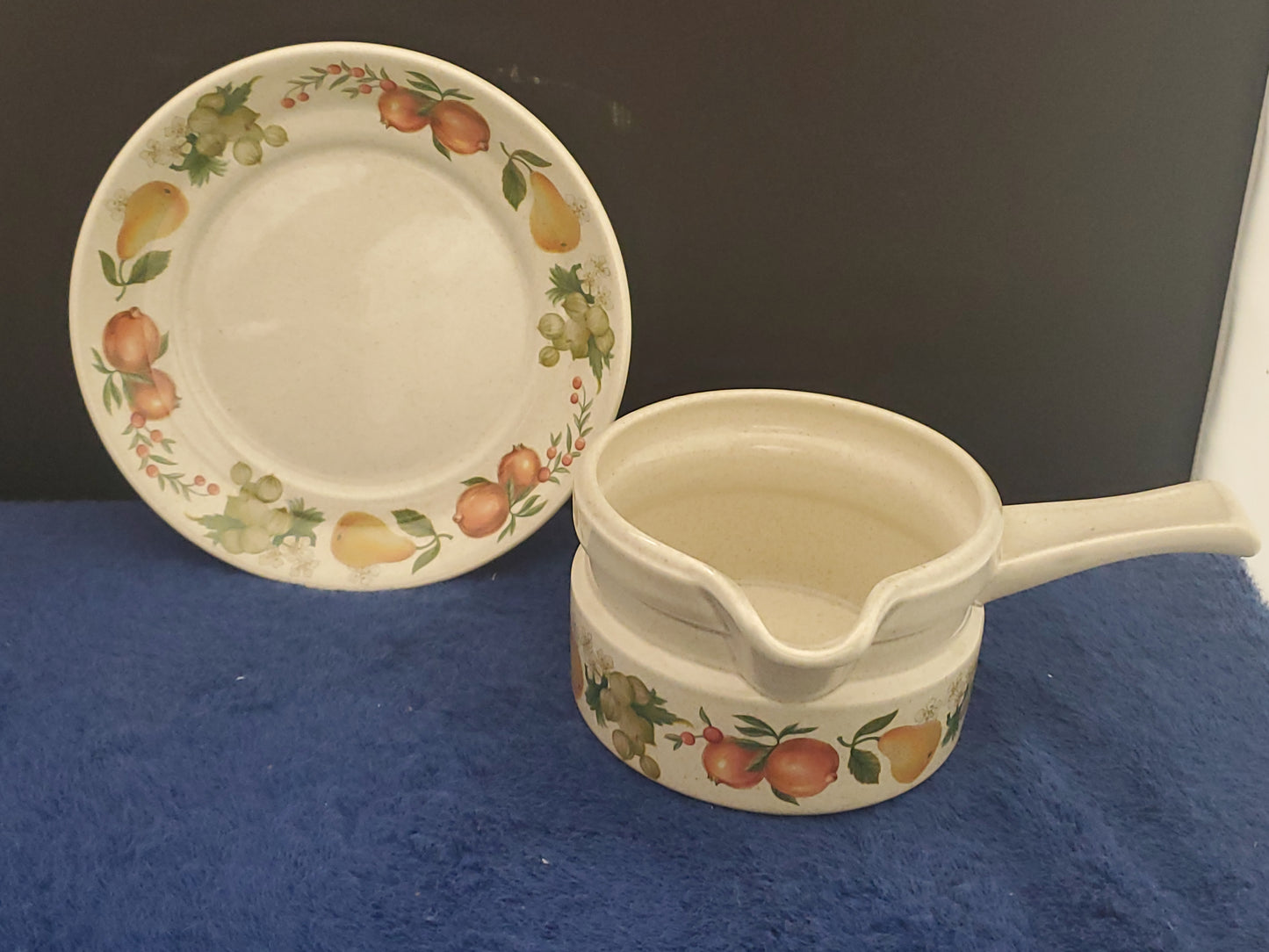 Wedgwood Quince Round Gravy Boat with Handle and Underplate