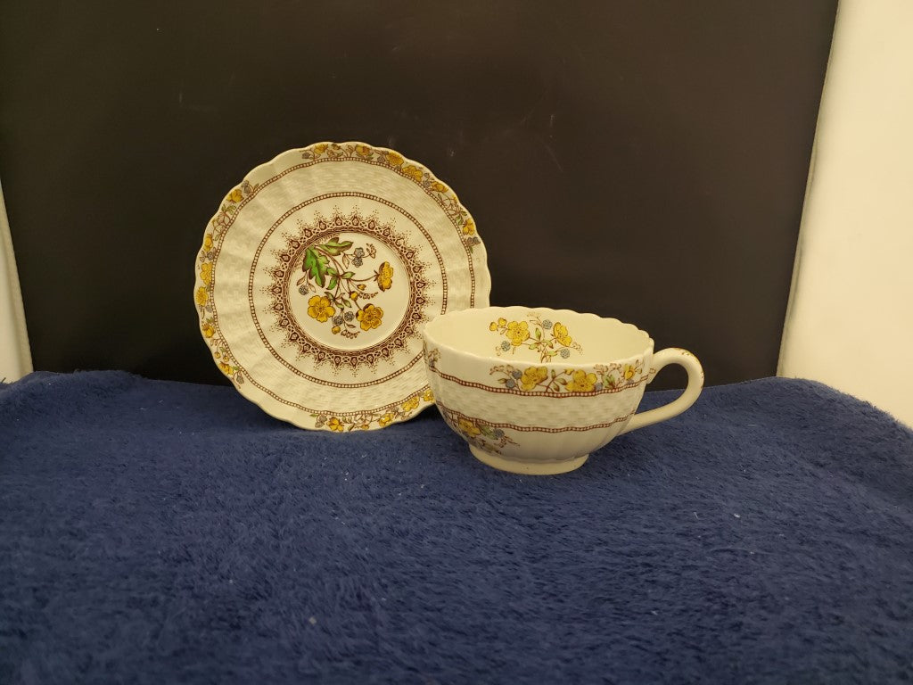 Spode Buttercup Set of 7 Cup & Saucer Sets