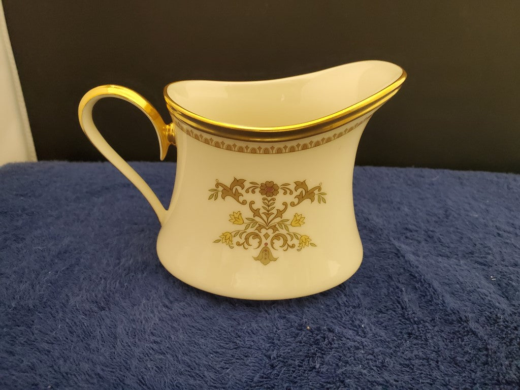 Lenox Castle Garden Creamer & Sugar Bowl with Lid
