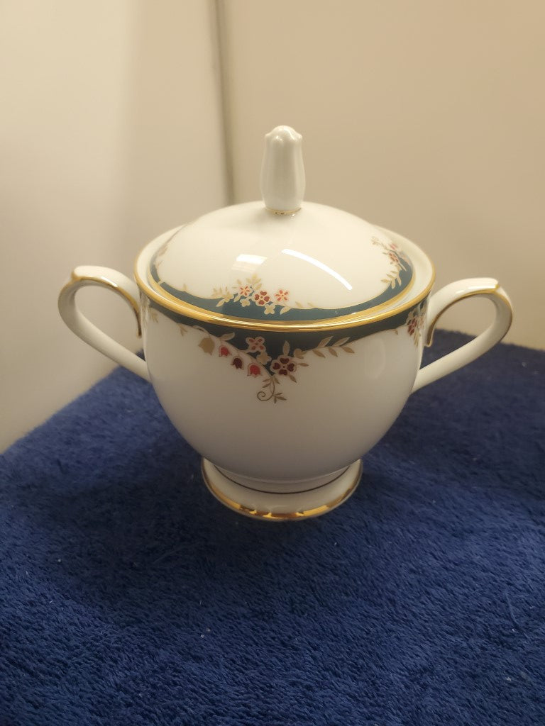 Noritake Embrace Creamer & Sugar Bowl with Lid LK
