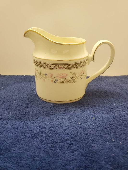 Minton Marquesa Creamer LK