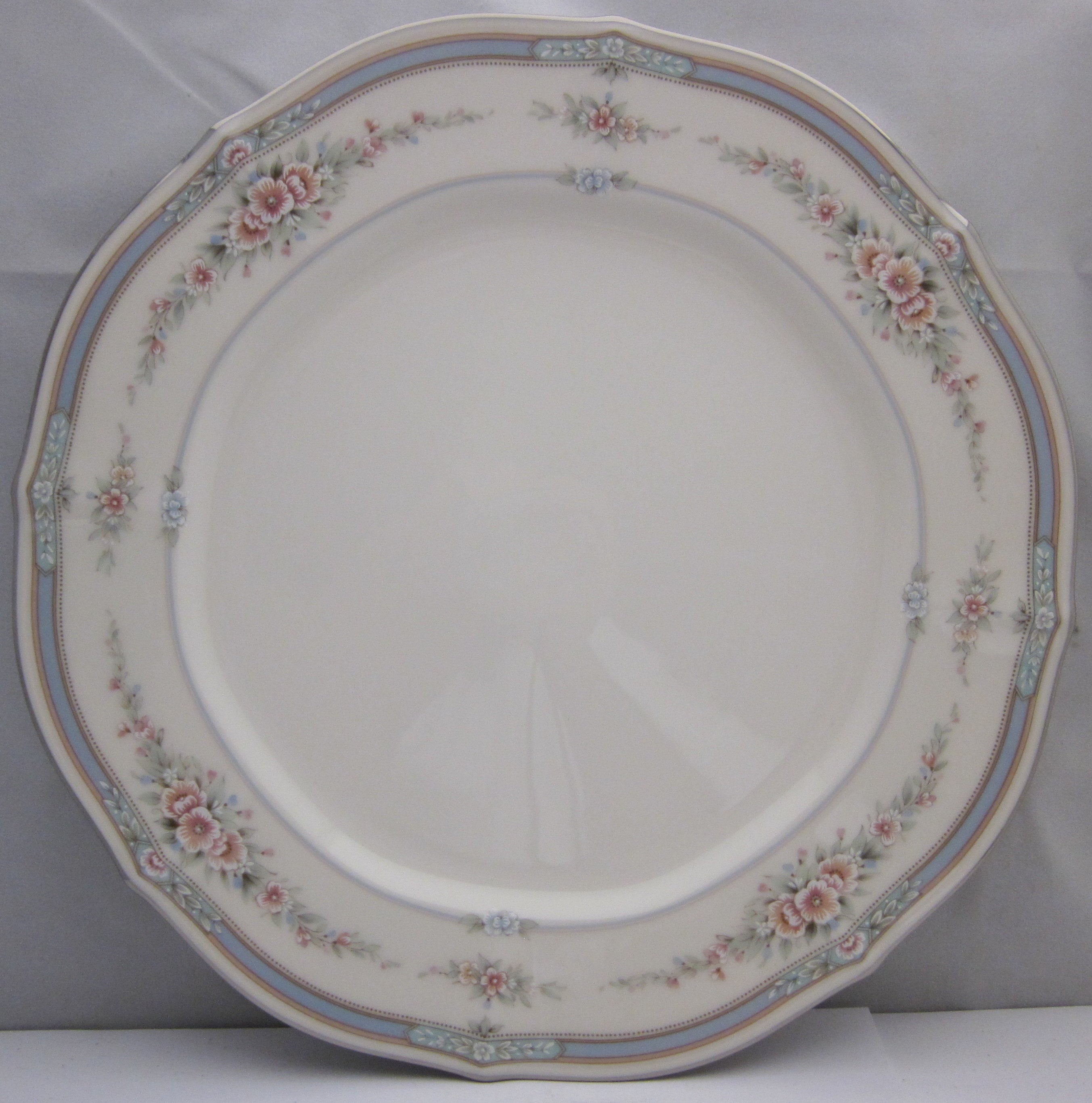 Set of 4 Noritake Rothschild Salad Plates –