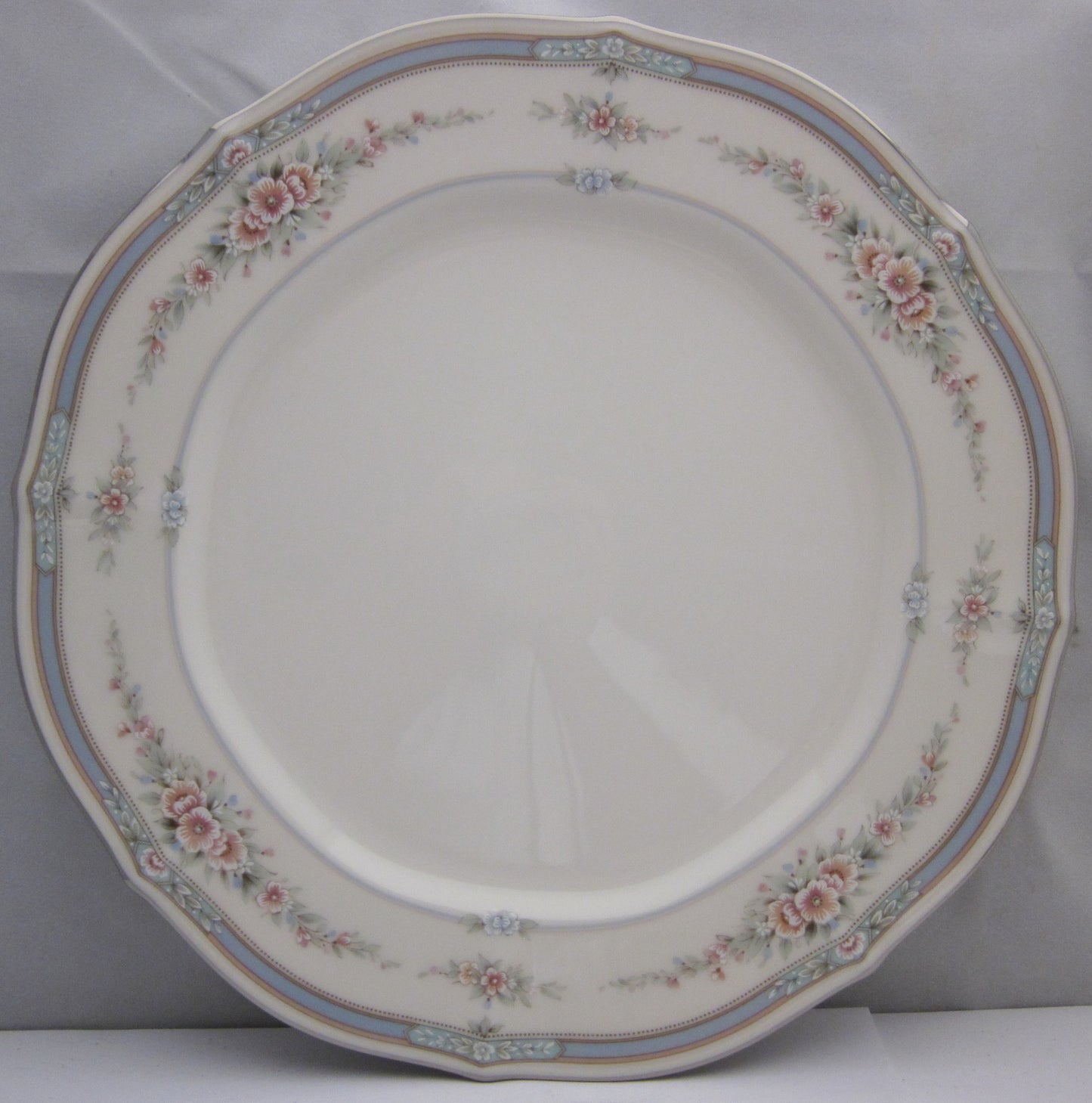 Set of 4 Noritake Rothschild Salad Plates