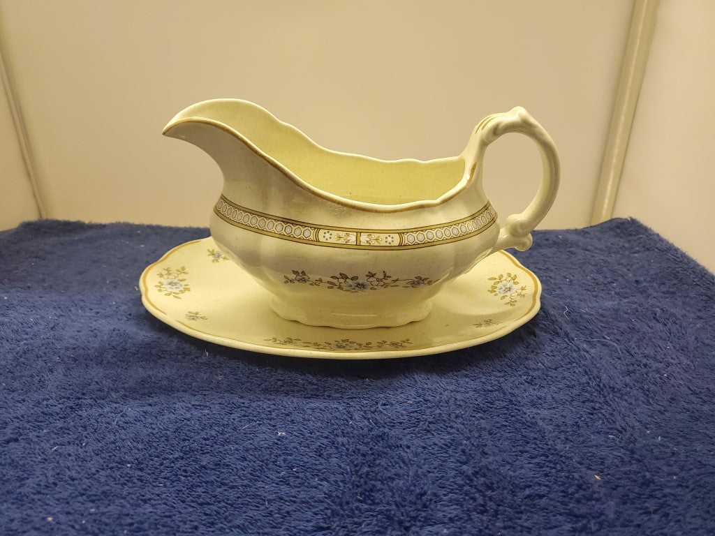 Royal Doulton Dorset Gravy Boat & Underplate LK