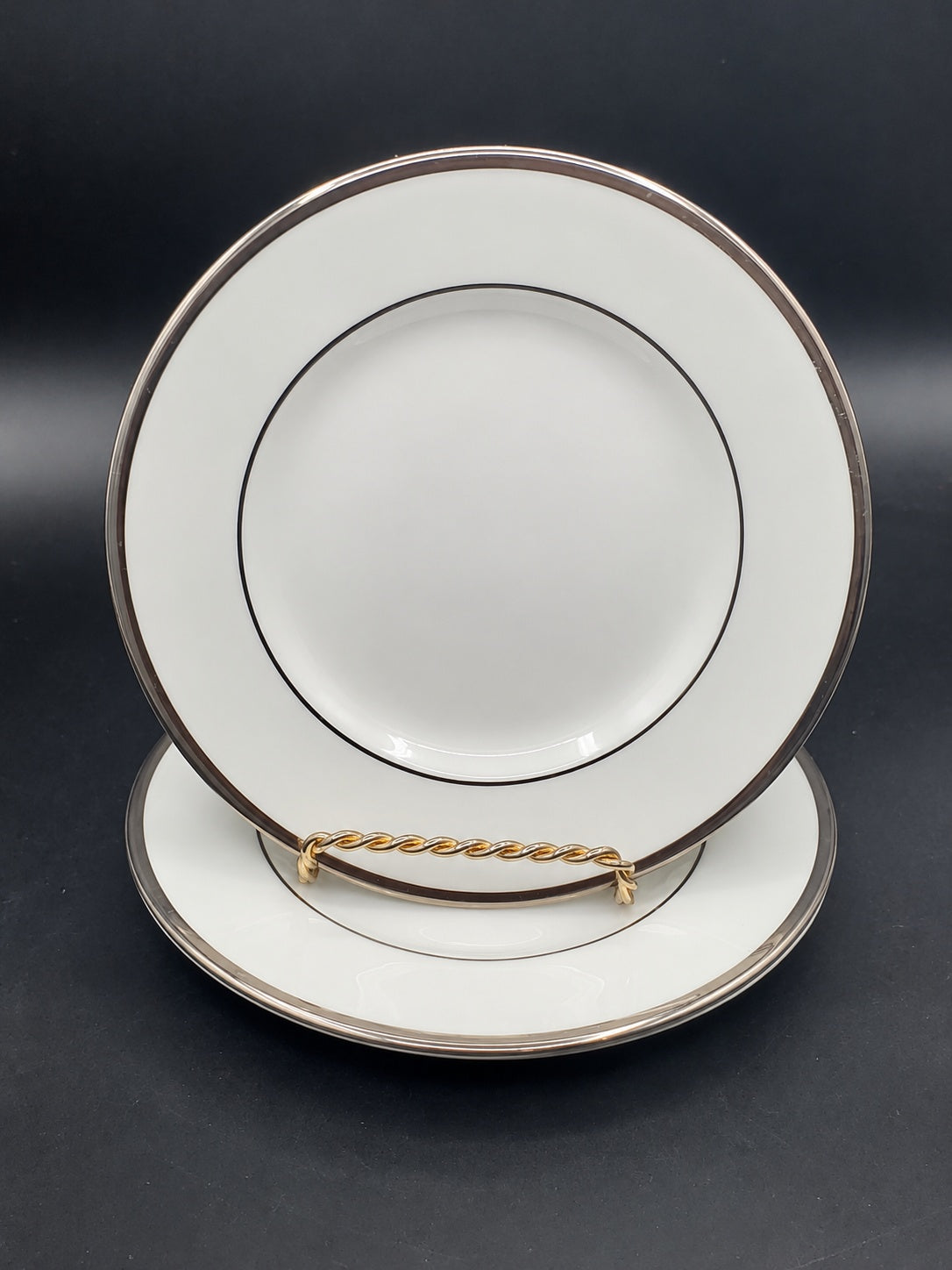 Set of 2 Wedgwood Carlyn Bread & Butter Plates LK