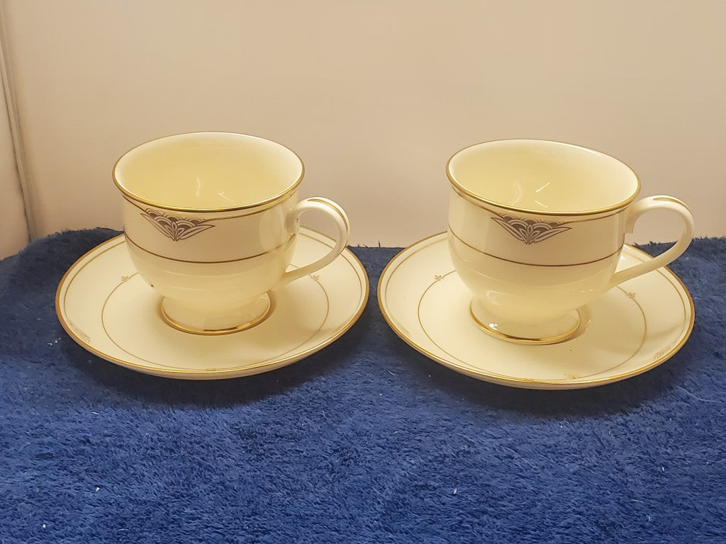 Set of 2 Gorham Florentine Pearl Cup & Saucer Sets LK