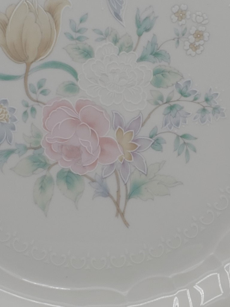Royal Doulton Valencia 5 Piece Place Setting LK