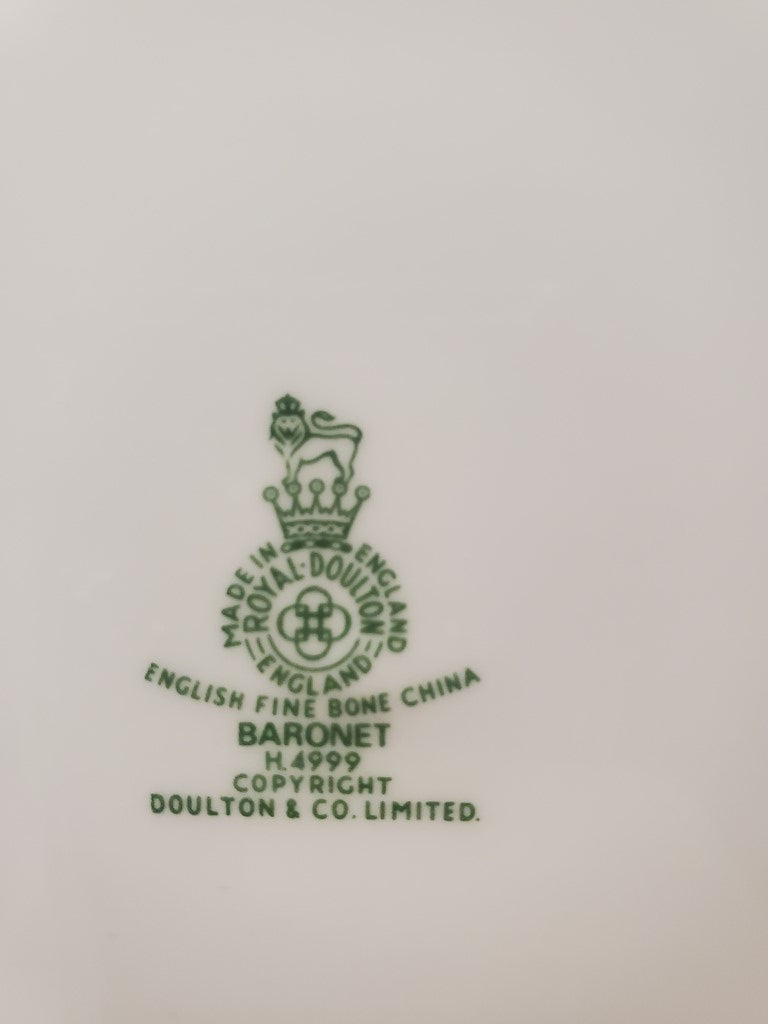Set of 9 Royal Doulton Baronet Dinner Plates LK