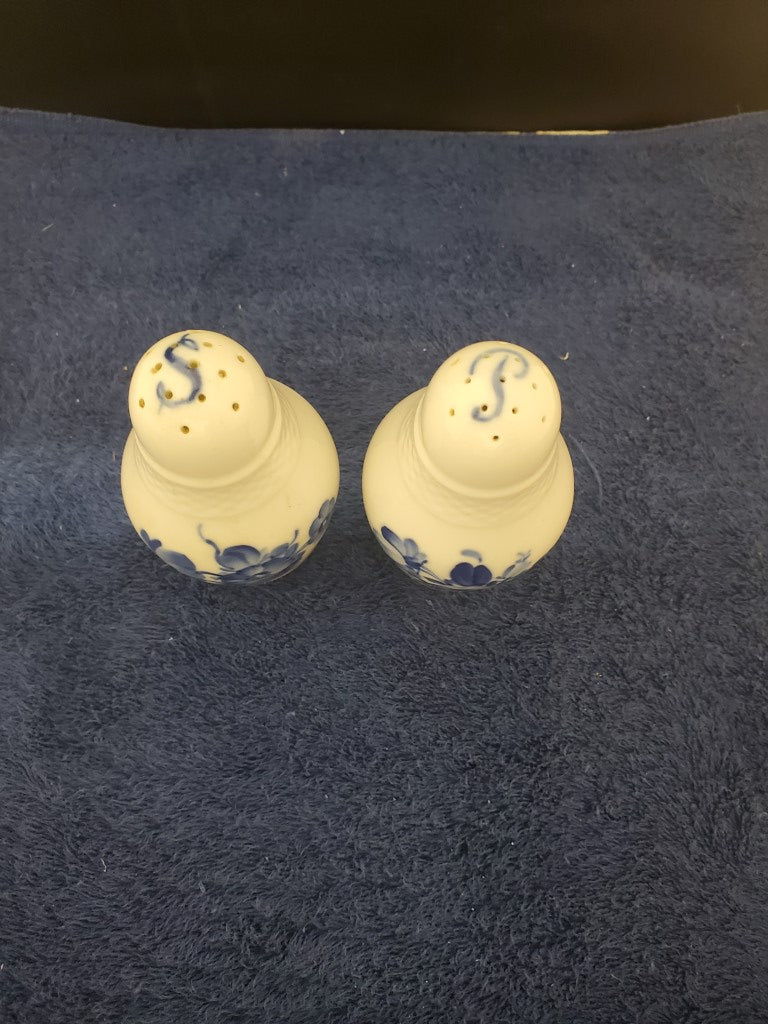 Royal Copenhagen Blue Flowers Braided Salt & Pepper Set (8221-8225)