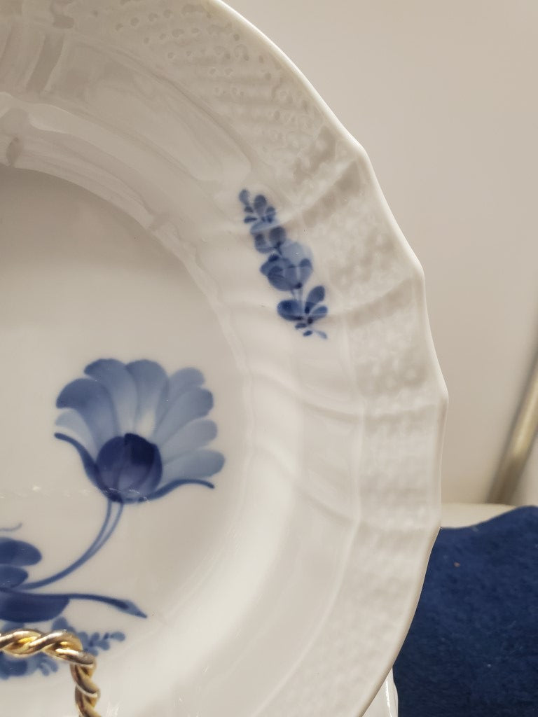 Royal Copenhagen Blue Flowers (Curved) Salad Plate (1624) JNM101625