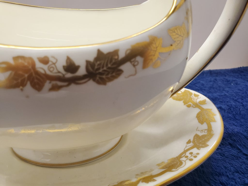 Wedgwood Whitehall White Gravy Boat & Underplate LK