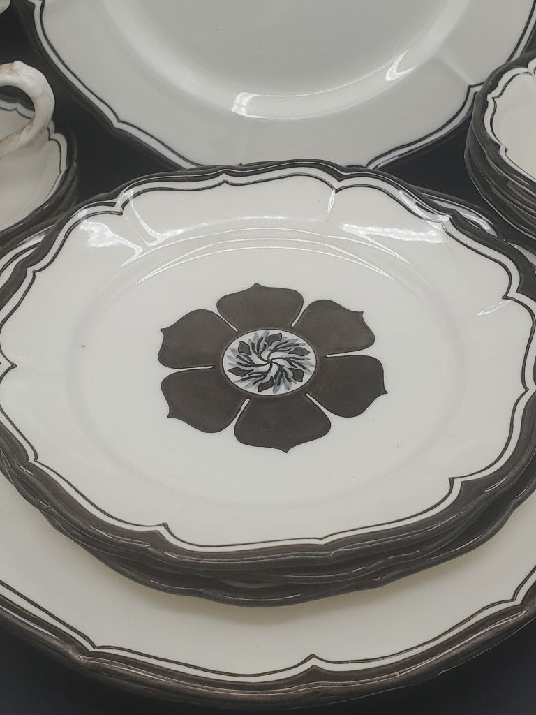 Metlox Poppytrail Vernon La Mancha 3 - 5 Piece Place Settings LK