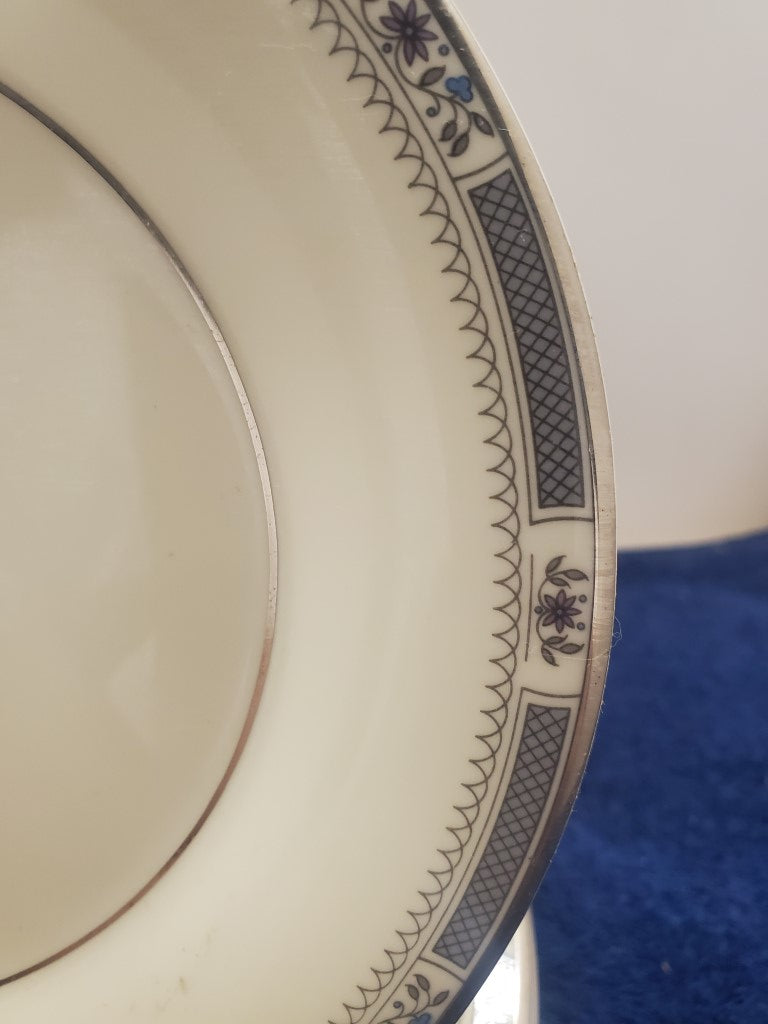 Set of 11 Royal Doulton Melissa Bread & Butter Plates LK