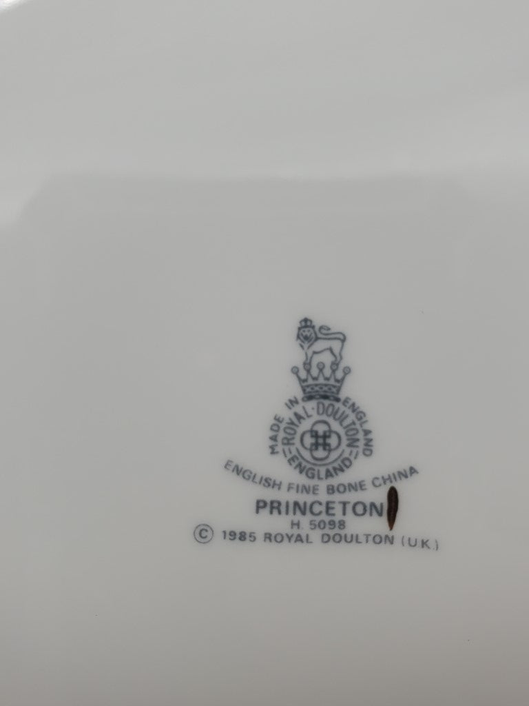 Set of 4 Royal Doulton Princeton Dinner Plates LK