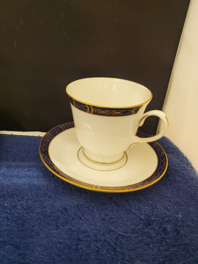 Set of 5 Royal Worcester Mountbatten Cobalt Blue (Gold Trim) Cup & Saucer Sets
