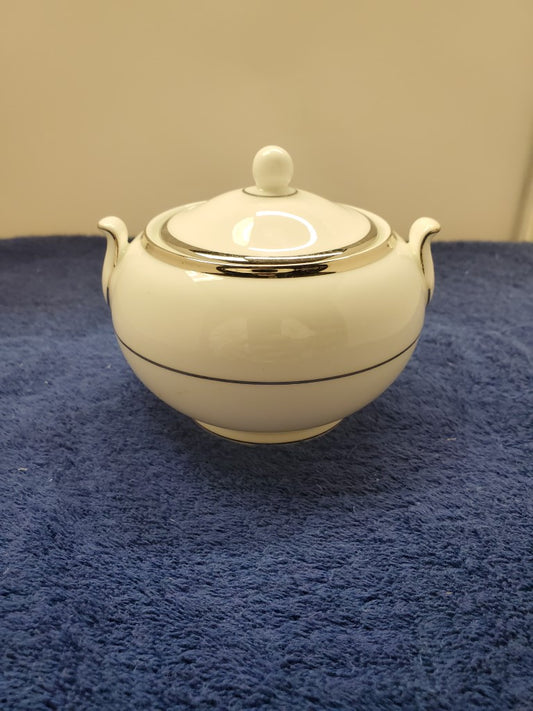 Wedgwood Carlyn Sugar Bowl with Lid